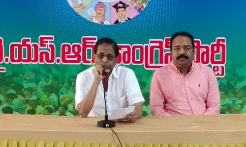 Chandrababus Deeksha evoke poor response, says Dadi