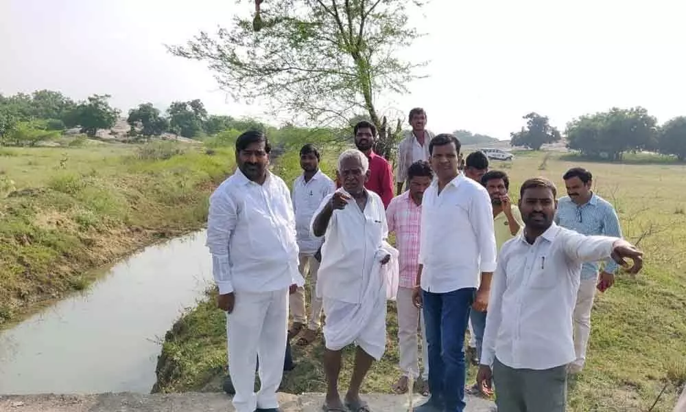 Minister Jagadish inspects repairs of SRSP canals in Suryapet