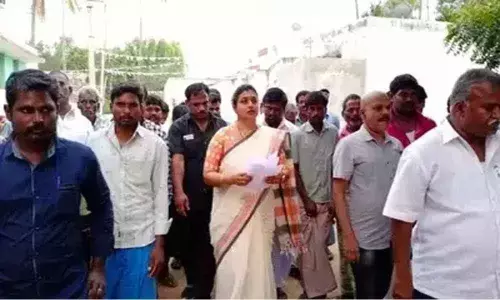 YCP MLA Roja begins Swachh Nagari to fight on plastic