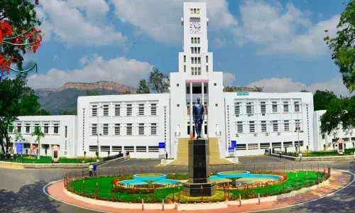 Tirupati: SVU Degree students experience numerous problems to write exams