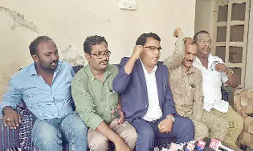 TSRTC staff urged to call off stir