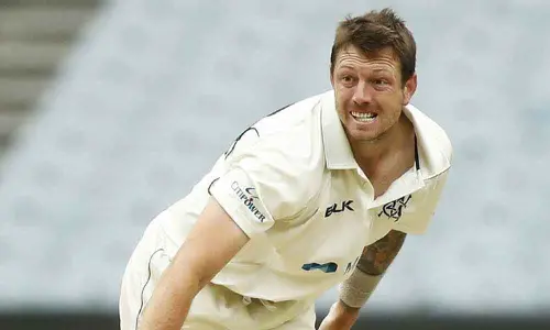 Australia ban Pattinson