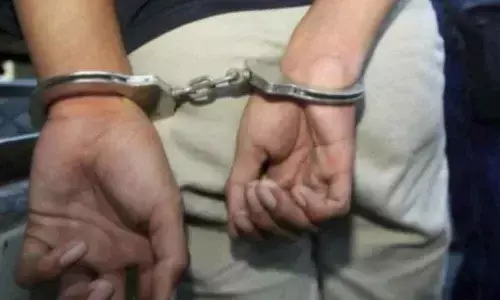 32 arrested as Delhi Police bust fake call centre