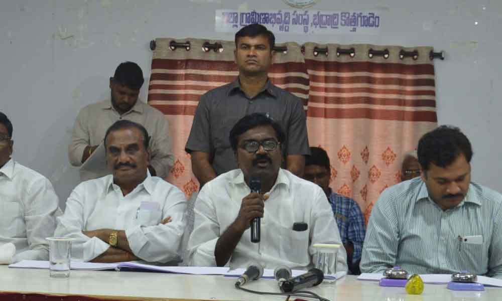 Transport Minister reviews development works in Kothagudem