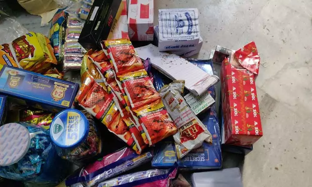 Gutka, foreign cigarettes seized at Ameenpur
