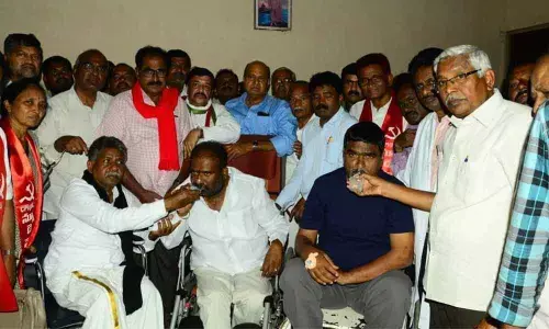 RTC JAC defers Sadak Bandh; Ashwathama ends hunger stir