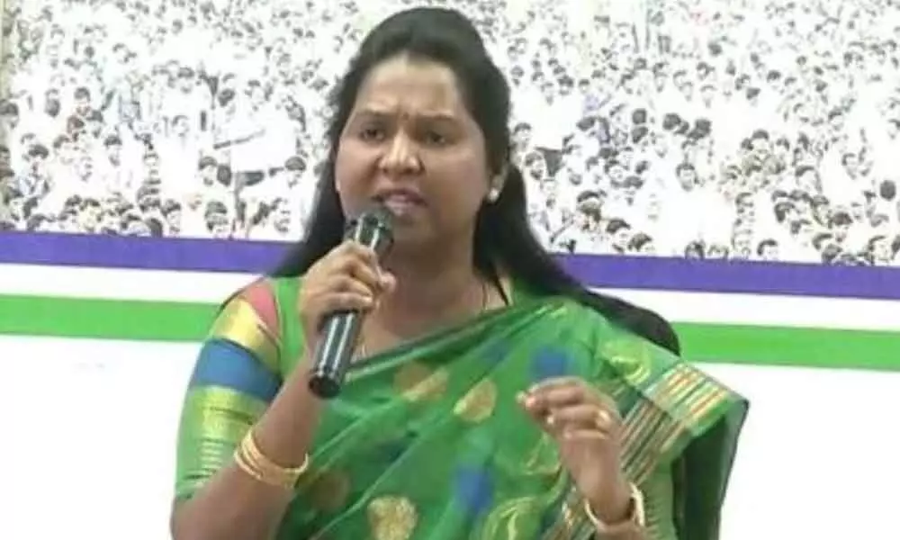 Guntur: Joint Collector issues notice to YSRCP MLA Sridevi on caste allegations