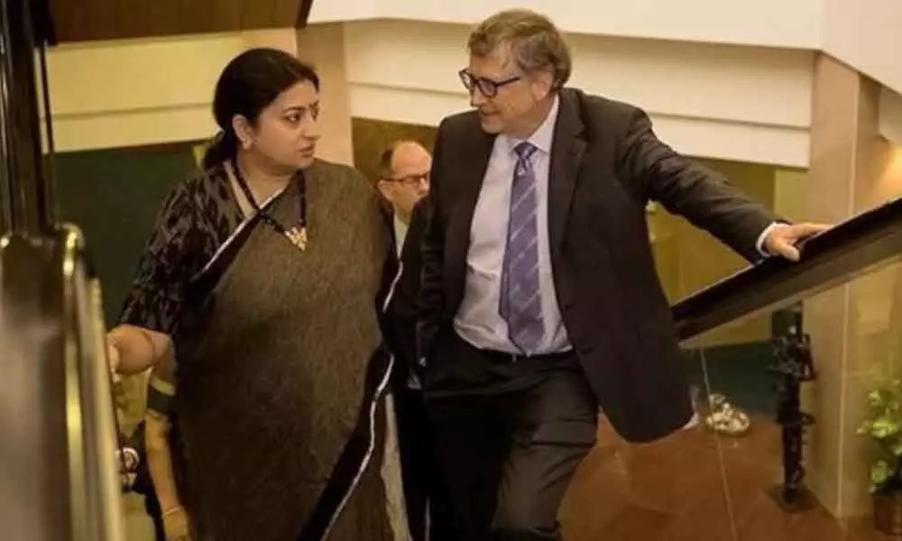 Smriti Iranis captioned picture with Bill Gates has won the internet