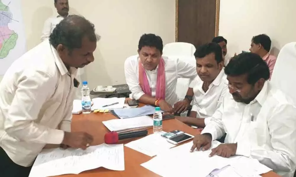 Suryapet: Minister Jagadish chides Nagarjuna Sagar Project officials