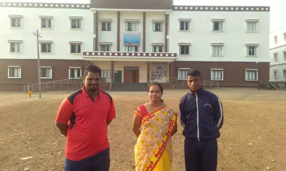 Adilabad: Jyotiba Phule School student selected for national-level target ball competitions