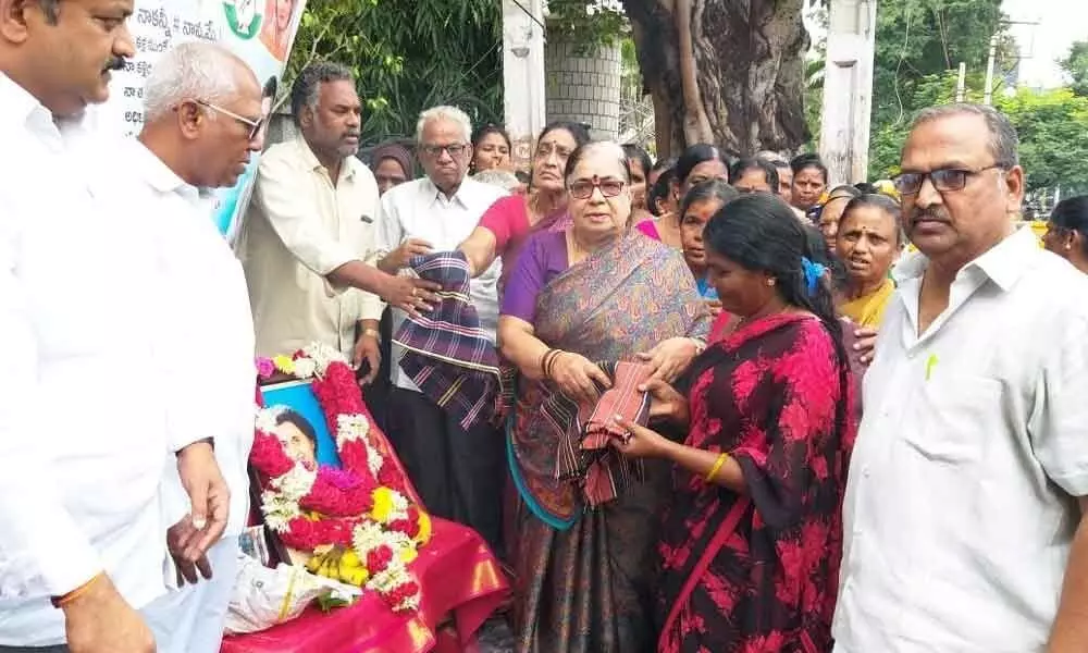 Indira Gandhis birth anniversary celebrated  in Tirupati