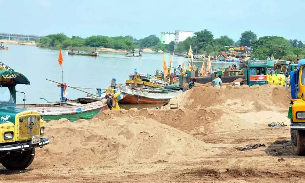 Rajamahendravaram: WRD proposes to excavate sand from River Godavari