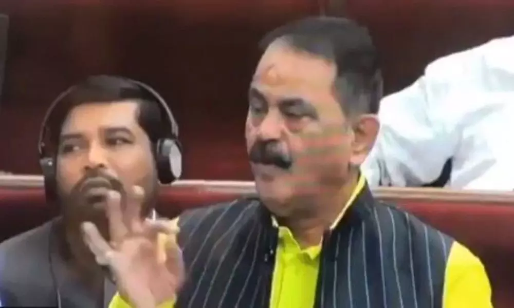 Congress MLA blows flying kiss to speaker in Odisha Assembly