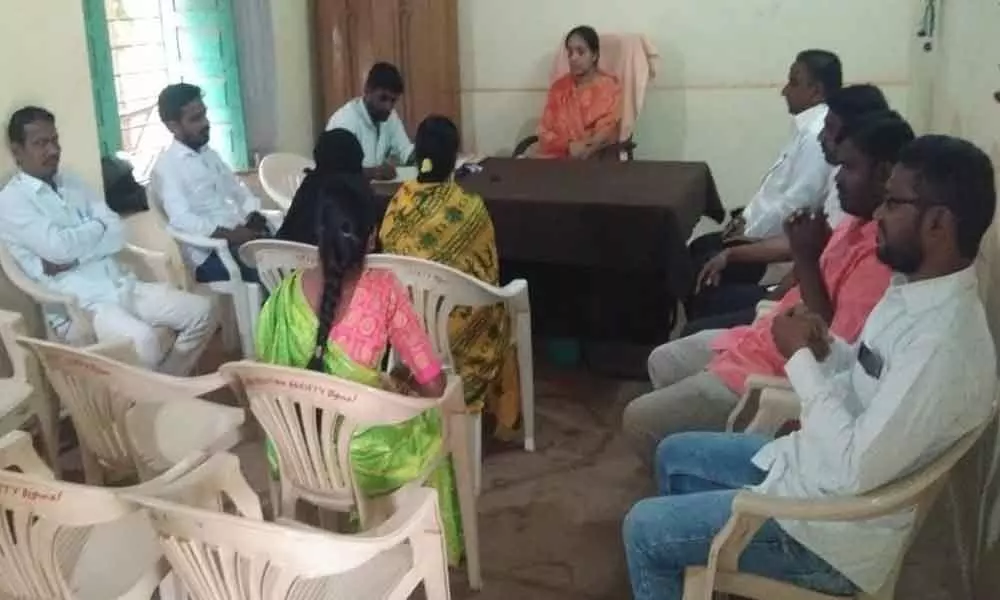 Meeting held on village issues at Digwal