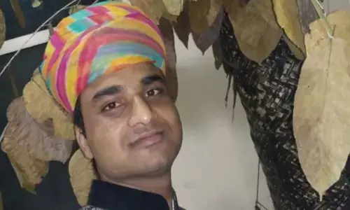 BHU students continue protest against appointment of Muslim professor