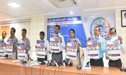 Kadapa: Village volunteers asked to complete the survey by Nov 30