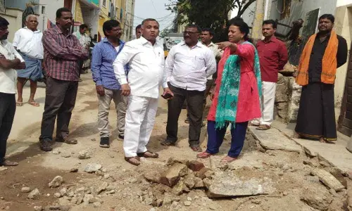 Plea not to dump garbage on road at Kondapur