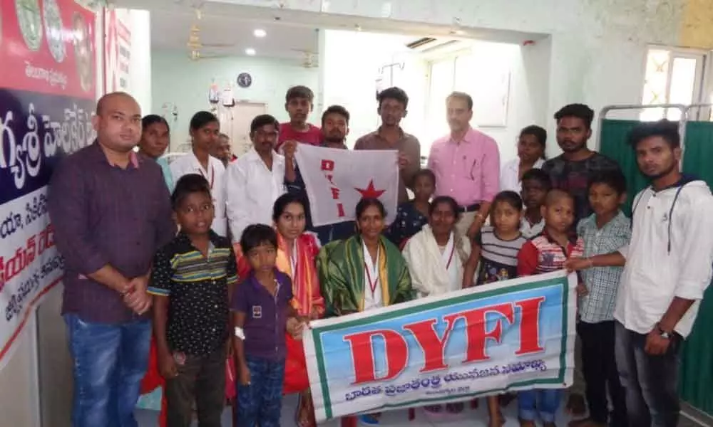 Mancherial: DYFI felicitates nurses for their services
