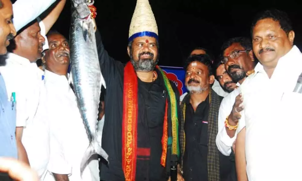 Visakhapatnam: Fishermen to get smart card to avail subsidy on diesel