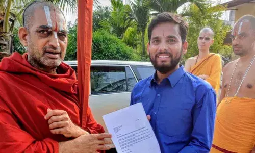 Hyderabad: Mountaineer Amgoth Thukaram gets financial support of  7.9 lakh