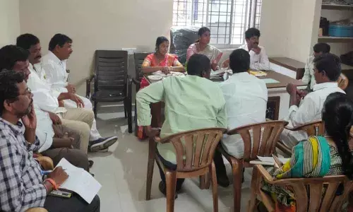 ZP chief Hemalatha Sekhar Goud meets sarpanches at Manoharabad