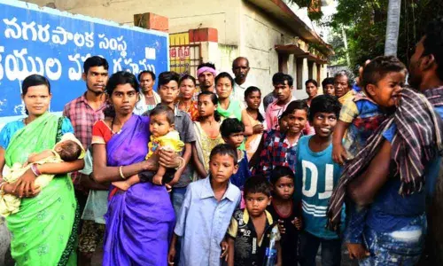 Visakhapatnam: 32 rescued labourers begin their journey to Odisha