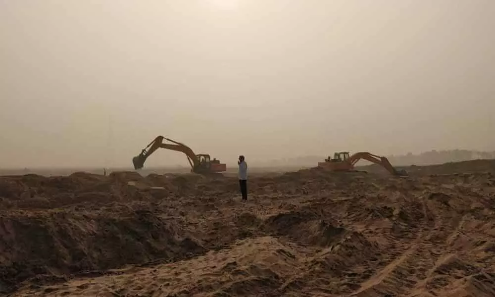 Andhra Pradesh govt earns huge profits from sand excavations on Thursday