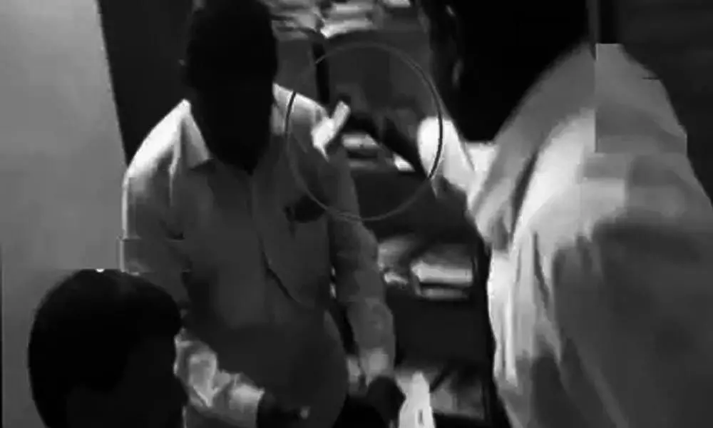 ACB officials catch accountant accepting bribe in Boduppal Municipal Corporation office