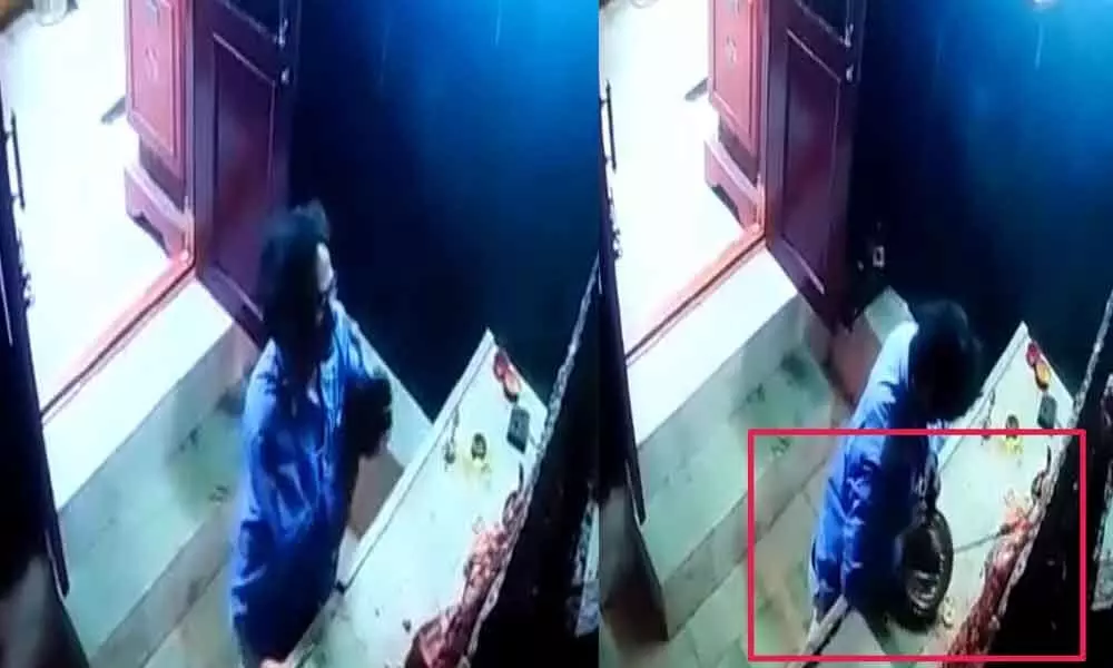 Watch: Thief offer prayers in temple before stealing crown in Hyderabad