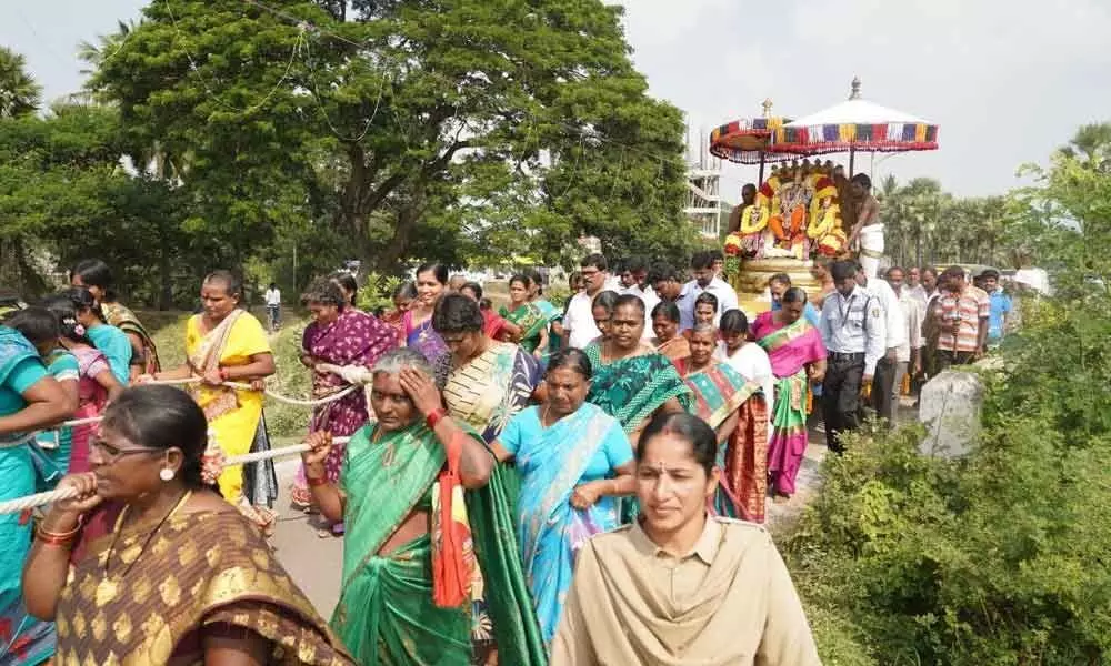 Dwajarohanam performed at Dokiparru temple in Vijayawada