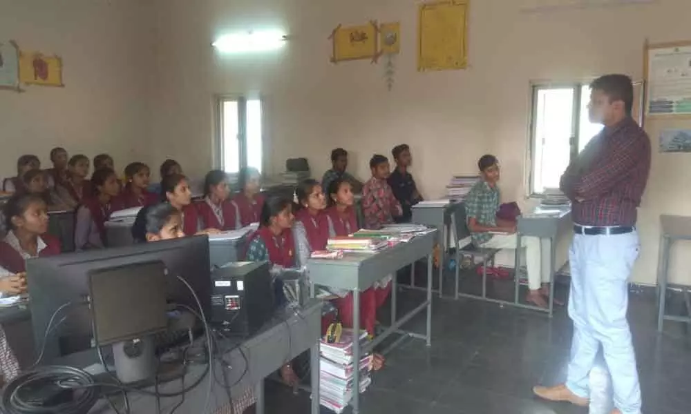 Adilabad: ITDA Project Officer Krishna Aditya inspects JEE, NEET coaching centres