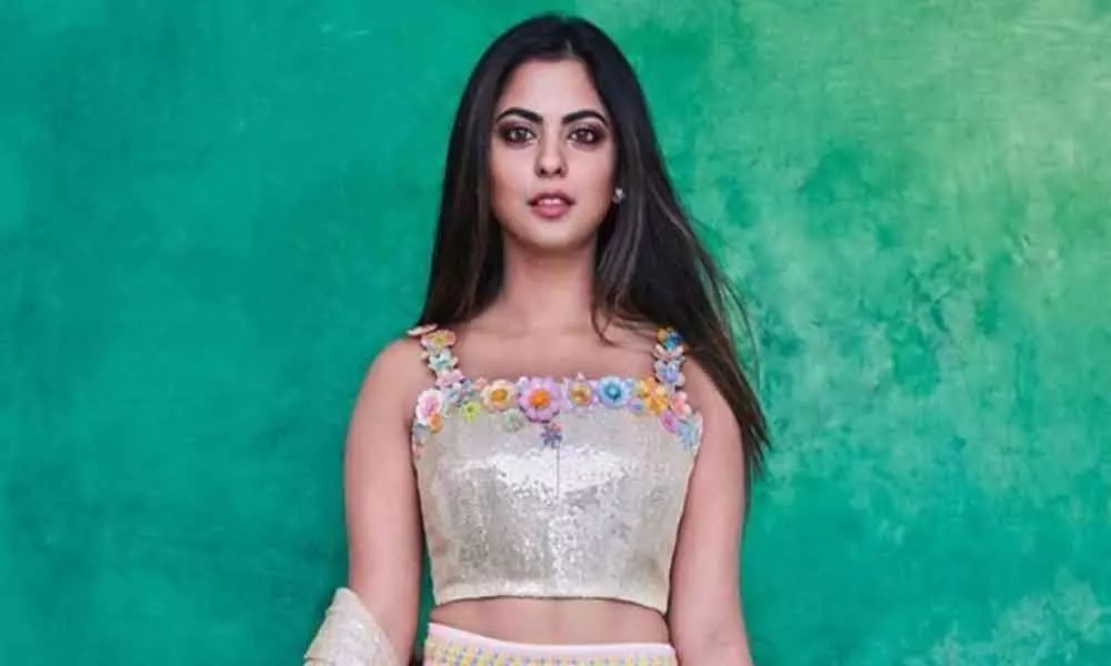 Isha Ambani is looking stunning in this 3D floral print lehenga which she donned for an event
