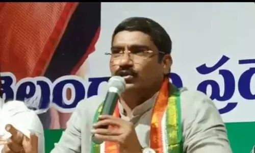 Congress sees threat to democracy in State