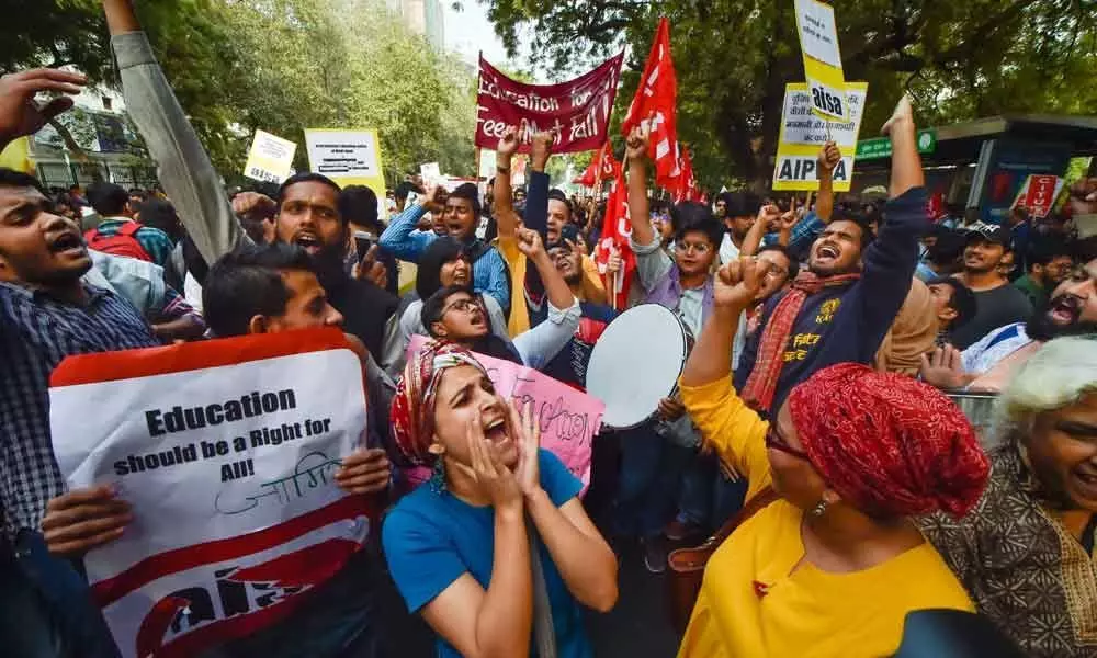 Make education affordable to all: Hundreds protest in Delhi
