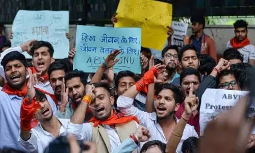 JNU: Students continue to protest against hostel fee hike