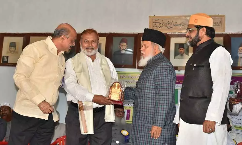 Hyderabad: Scribes felicitated for promotion of Urdu