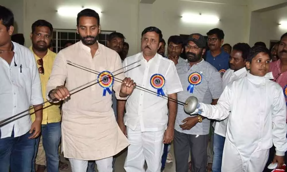 Inter- district fencing tournament inaugurated in Kurnool