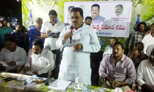 Achanta:  Minister Ch Sriranganadharaju directs officials to give priority to sanitation