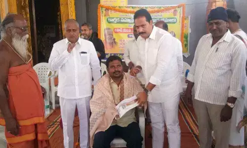 Madhapur: Sanitation staff feted by temple committee