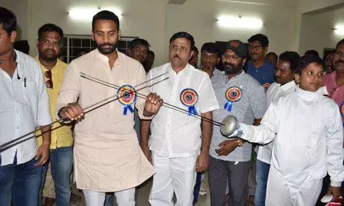Inter- district fencing tournament inaugurated in Kurnool