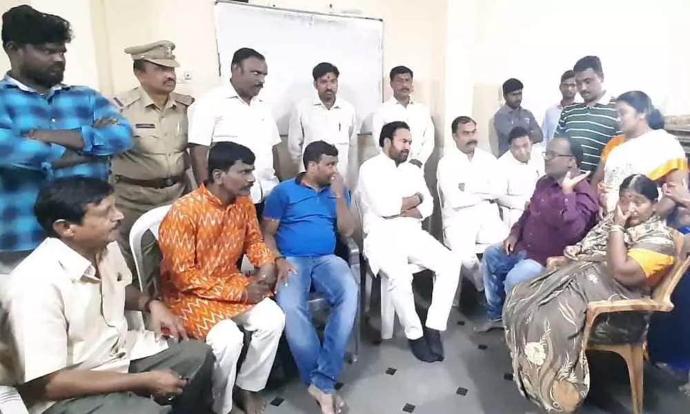 Bagh Amberpet: G Kishan Reddy calls on family of scribe