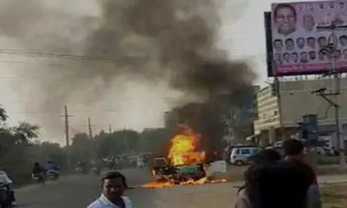 Moving car catches fire in Hyderabad, no casualties