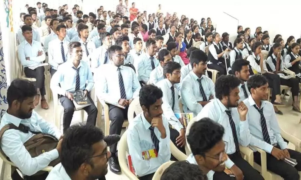 Seminar organised on graft-free society at Arora PG College