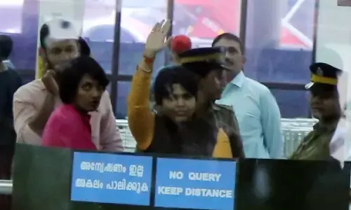 Desai adamant on visiting Sabarimala, police in a bind