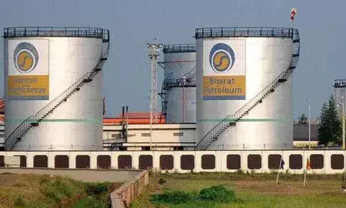 Moodys looks to downgrade BPCLs rating