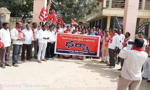 Ameenpur: No wine shop in colony, residents demand