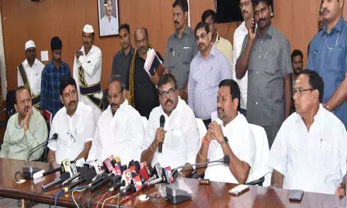 Will not obstruct Naidus visit: Botcha Satyanarayana