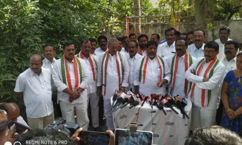 Khammam: Mallu Bhatti Vikramarkha slams CM KCR for RTC imbroglio