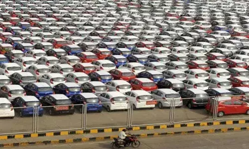 SIAM signs pact with KAMA for promoting auto industry