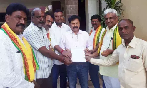 Karimnagar: Purchase food grains at minimum support price sans condition